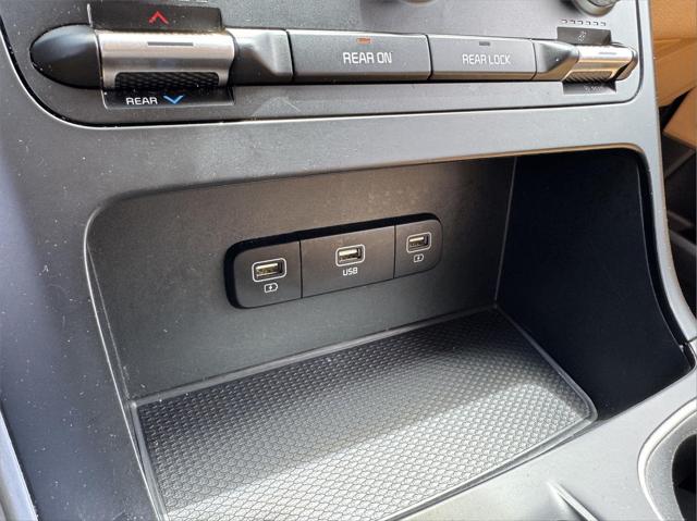 2023 Kia Carnival MPV LX Seat Package