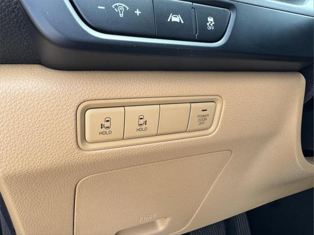 2023 Kia Carnival MPV LX Seat Package