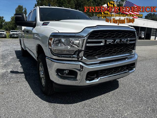 2024 RAM Ram 3500 Chassis Cab RAM 3500 TRADESMAN CREW CAB CHASSIS 4X4 60 CA