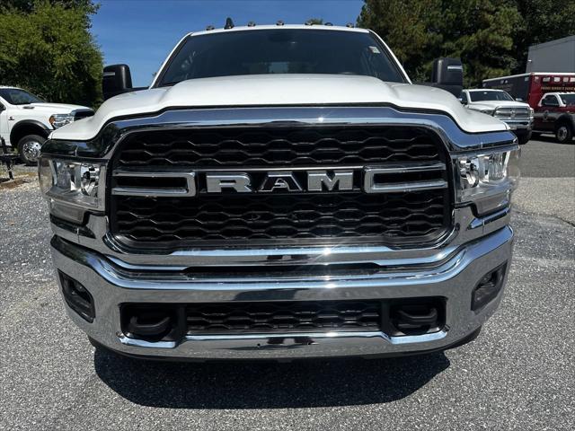 2024 RAM Ram 3500 Chassis Cab RAM 3500 TRADESMAN CREW CAB CHASSIS 4X4 60 CA