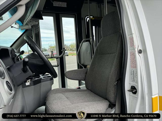 2011 Ford E-450 Cutaway Unknown
