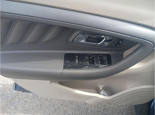 2012 Ford Taurus SE