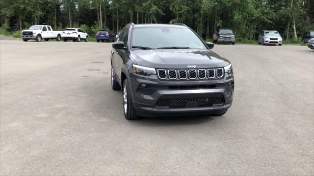 2024 Jeep Compass COMPASS LATITUDE LUX 4X4