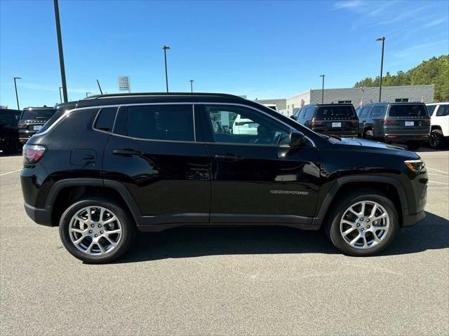 2024 Jeep Compass COMPASS LATITUDE LUX 4X4