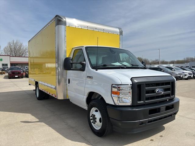 2023 Ford E-350 Cutaway Base