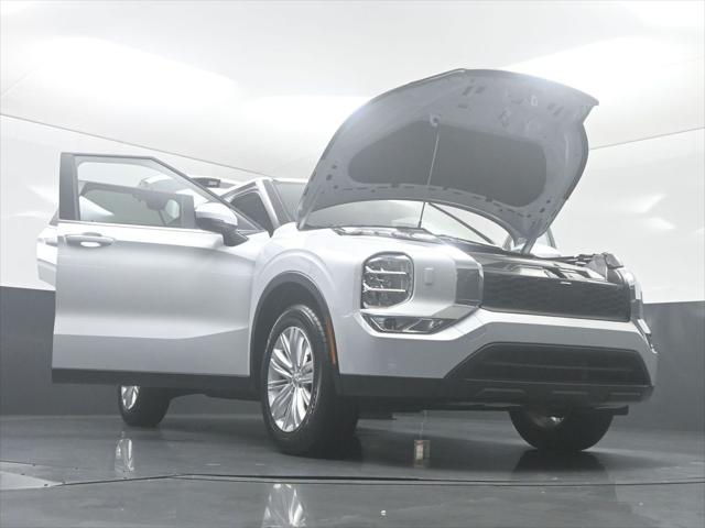 2024 Mitsubishi Outlander ES 2.5 S-AWC