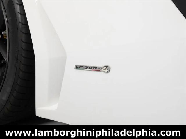 2016 Lamborghini Aventador LP700-4