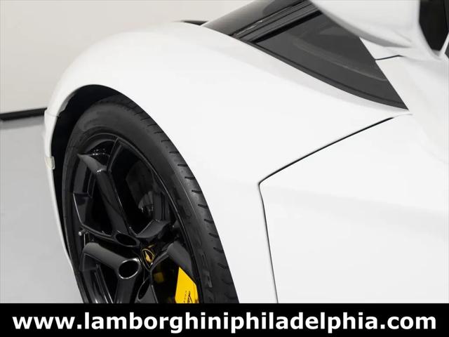 2016 Lamborghini Aventador LP700-4