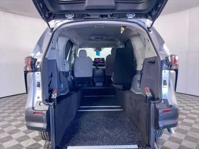 2023 Toyota Sienna LE