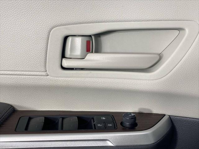 2023 Toyota Sienna LE