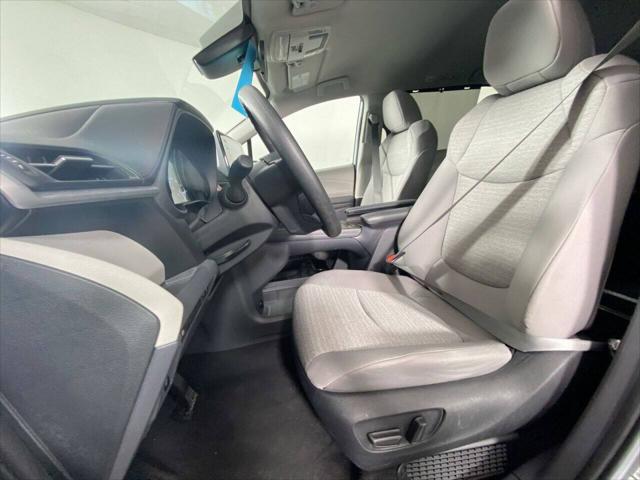 2023 Toyota Sienna LE