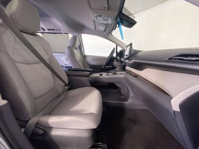 2023 Toyota Sienna LE