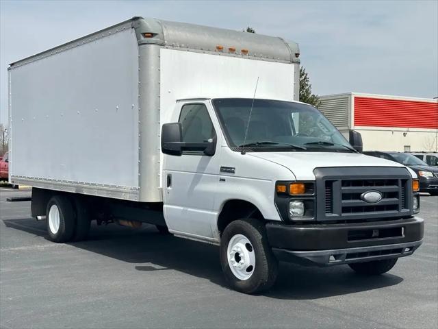 2014 Ford E-350 Cutaway E-350