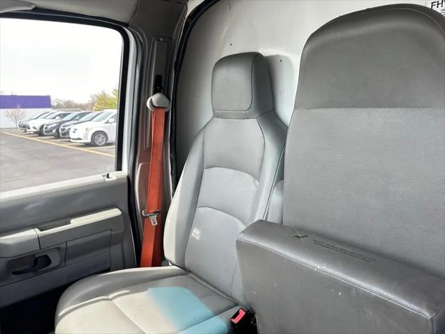 2014 Ford E-350 Cutaway E-350