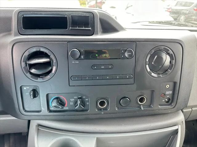 2014 Ford E-350 Cutaway E-350