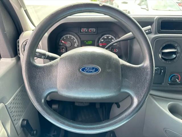 2014 Ford E-350 Cutaway E-350
