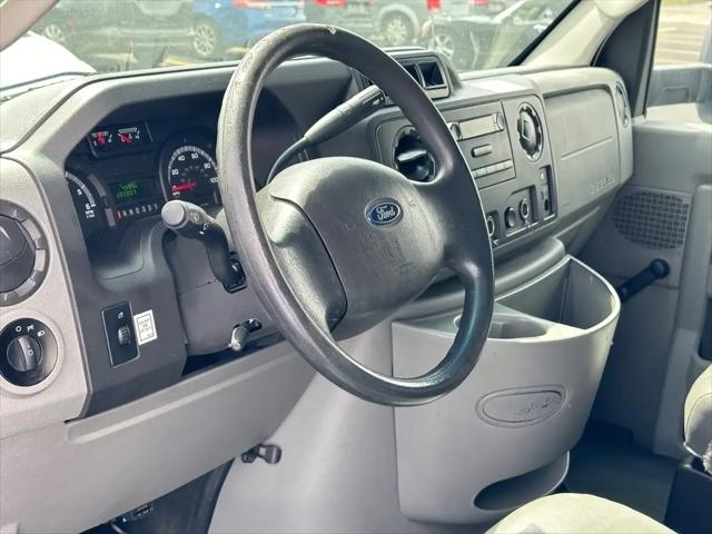 2014 Ford E-350 Cutaway E-350