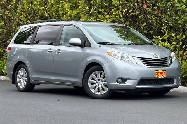 2013 Toyota Sienna XLE 7 Passenger