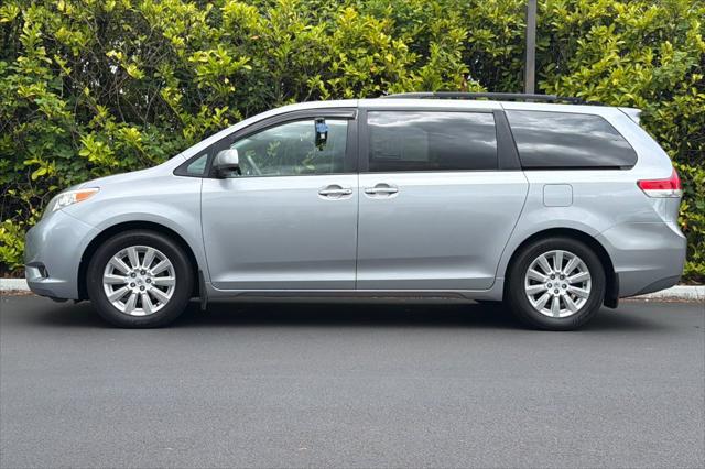 2013 Toyota Sienna XLE 7 Passenger