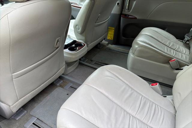 2013 Toyota Sienna XLE 7 Passenger