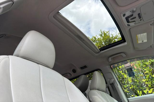 2013 Toyota Sienna XLE 7 Passenger