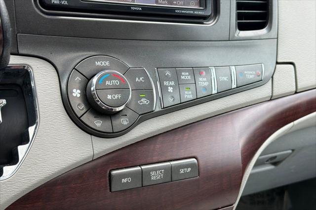 2013 Toyota Sienna XLE 7 Passenger