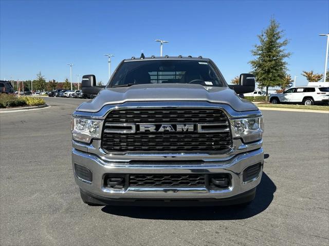 2024 RAM Ram 3500 Chassis Cab RAM 3500 SLT CREW CAB CHASSIS 4X4 60 CA