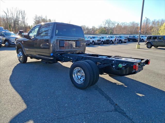 2024 RAM Ram 3500 Chassis Cab RAM 3500 SLT CREW CAB CHASSIS 4X4 60 CA