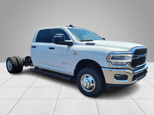 2024 RAM Ram 3500 Chassis Cab RAM 3500 SLT CREW CAB CHASSIS 4X4 60 CA