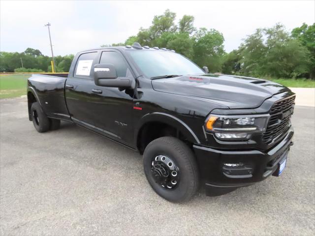 2024 RAM Ram 3500 RAM 3500 LIMITED CREW CAB 4X4 8 BOX