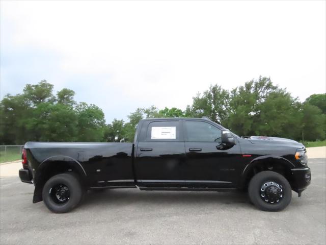 2024 RAM Ram 3500 RAM 3500 LIMITED CREW CAB 4X4 8 BOX