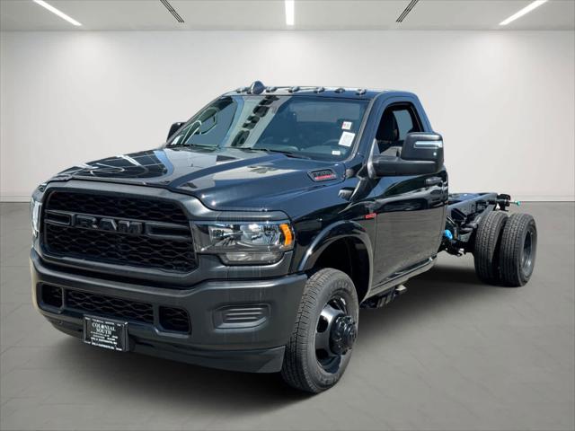 2024 RAM Ram 3500 Chassis Cab RAM 3500 TRADESMAN CHASSIS REGULAR CAB 4X4 84 CA