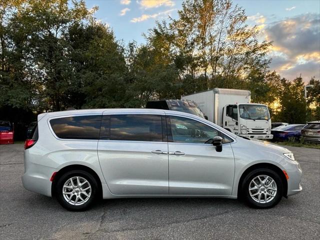 2024 Chrysler Pacifica PACIFICA TOURING