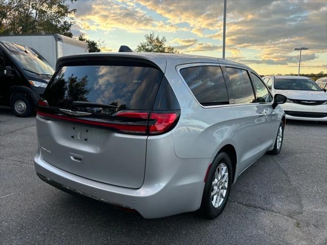 2024 Chrysler Pacifica PACIFICA TOURING