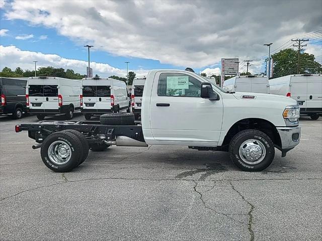 2024 RAM Ram 3500 Chassis Cab RAM 3500 TRADESMAN CHASSIS REGULAR CAB 4X4 60 CA
