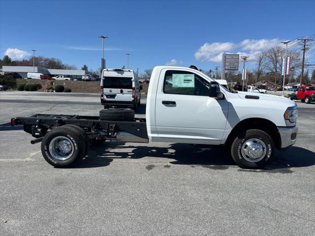 2024 RAM Ram 3500 Chassis Cab RAM 3500 TRADESMAN CHASSIS REGULAR CAB 4X4 60 CA