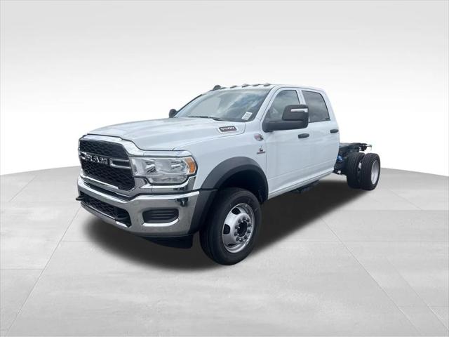 2024 RAM Ram 5500 Chassis Cab RAM 5500 TRADESMAN CHASSIS CREW CAB 4X4 60 CA