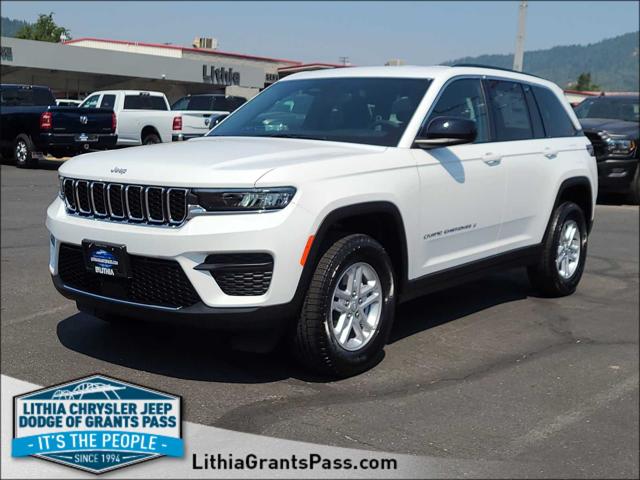 2024 Jeep Grand Cherokee GRAND CHEROKEE LAREDO 4X4