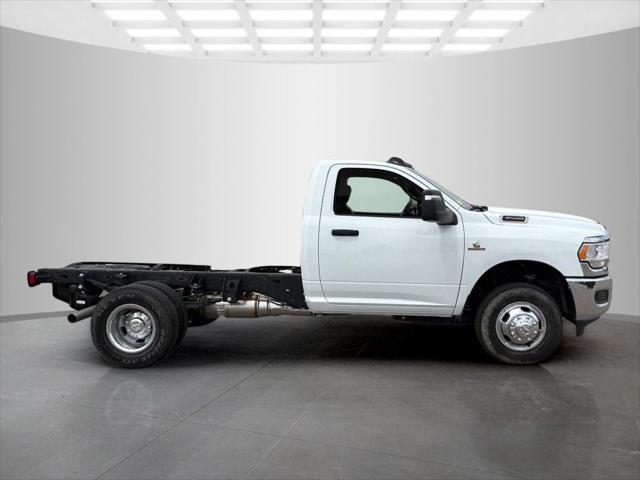 2024 RAM Ram 3500 Chassis Cab RAM 3500 TRADESMAN CHASSIS REGULAR CAB 4X4 60 CA