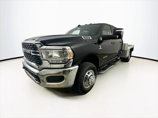 2024 RAM Ram 3500 Chassis Cab RAM 3500 SLT CREW CAB CHASSIS 4X4 60 CA 2024 RAM Ram 3500 Chassis Cab RAM 3500 SLT CREW CAB CHASSIS 4X4 60 CA