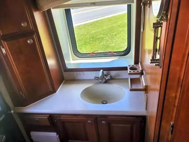 2006 Freightliner M2 MOTORHOME