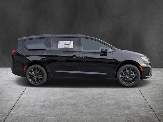 2024 Chrysler Pacifica PACIFICA TOURING L AWD