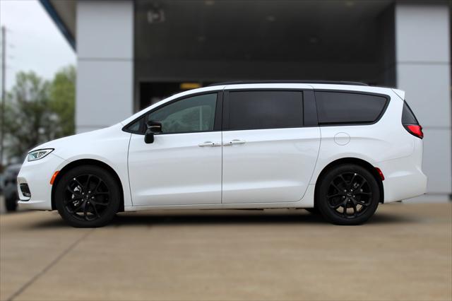 2024 Chrysler Pacifica PACIFICA TOURING L