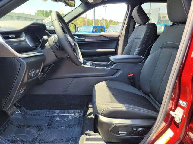 2024 Jeep Grand Cherokee Laredo X 4x2