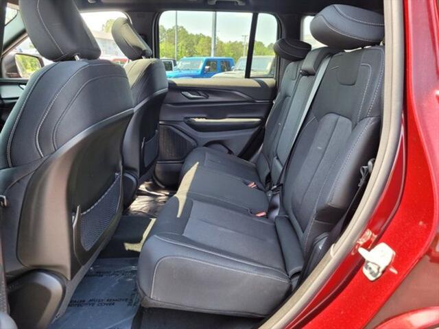 2024 Jeep Grand Cherokee Laredo X 4x2