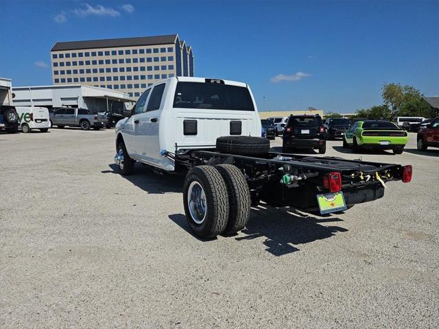 2024 RAM Ram 3500 Chassis Cab RAM 3500 TRADESMAN CREW CAB CHASSIS 4X4 60 CA