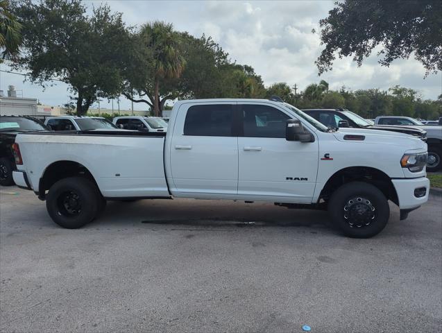 New 2024 RAM 3500 BIG HORN New 2024 RAM 3500 BIG HORN