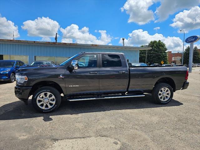 2024 RAM Ram 3500 RAM 3500 LARAMIE CREW CAB 4X4 8 BOX 2024 RAM Ram 3500 RAM 3500 LARAMIE CREW CAB 4X4 8 BOX
