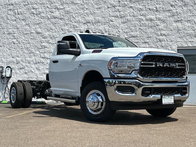 2024 RAM Ram 3500 Chassis Cab RAM 3500 TRADESMAN CHASSIS REGULAR CAB 4X4 84 CA