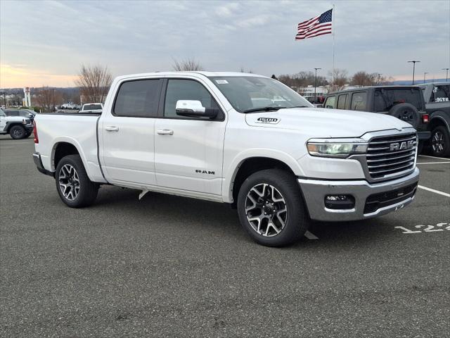 2025 RAM Ram 1500 RAM 1500 LARAMIE CREW CAB 4X4 57 BOX